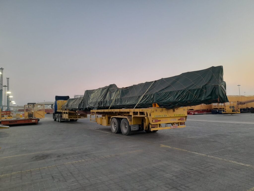 image of extendable trailer with heavy loads